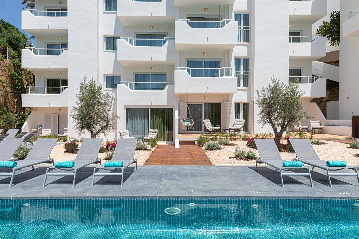 Apartamentos Ferrera Beach กาลาดอร์ ภายนอก รูปภาพ